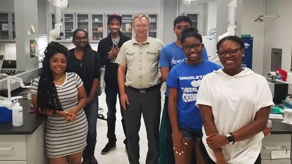 Students in a lab classroom